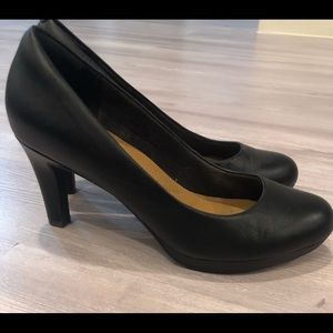 Clarks Adriel Viola Black Leather Heels